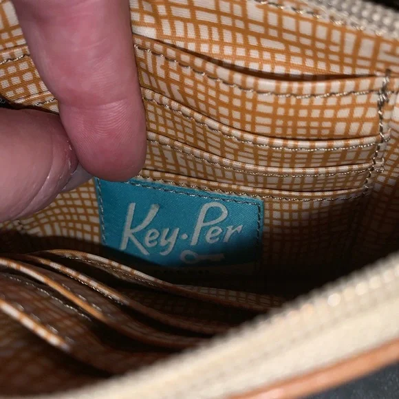 Fossil Women's Multicolor floral vintage  Wristlet very clean - Picture 3 of 5